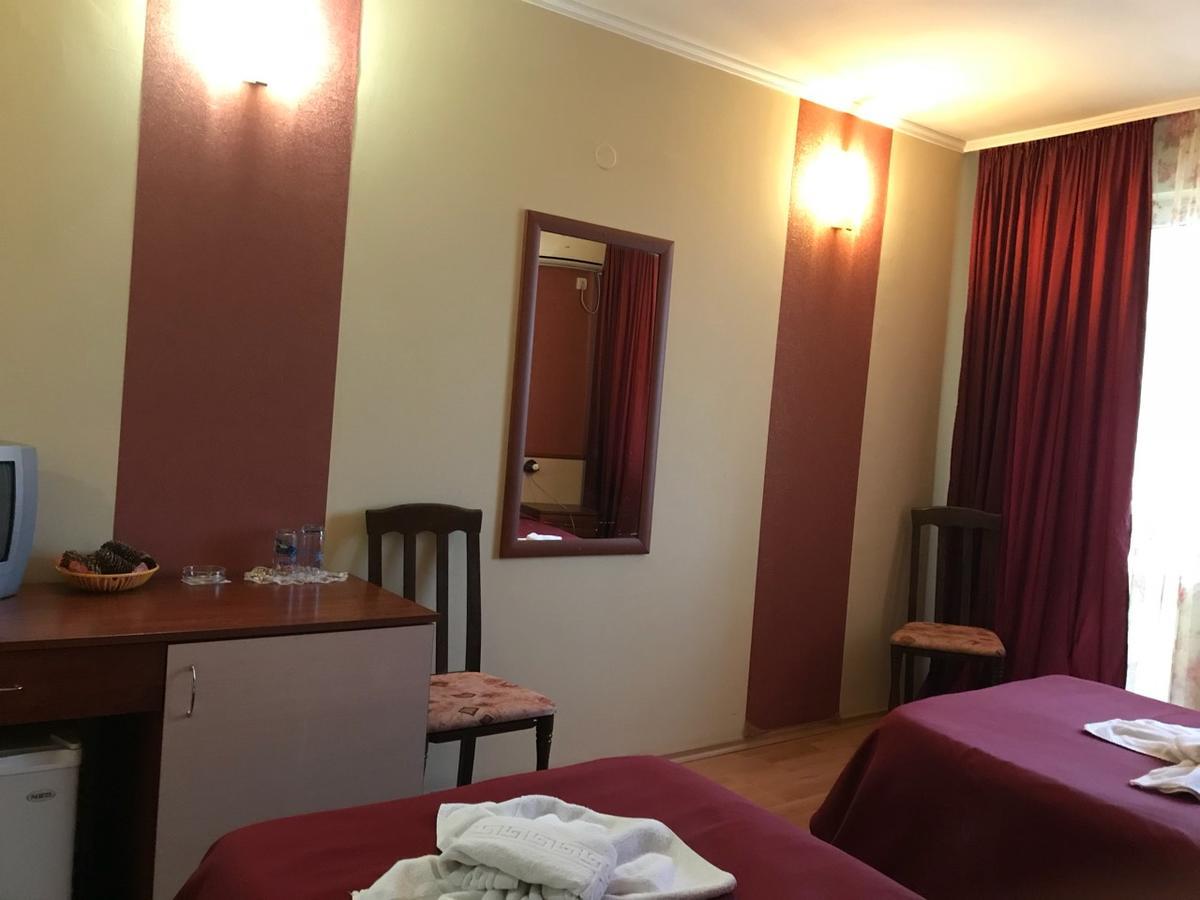 Hotel Triumph ノヴァ・ザゴラ エクステリア 写真