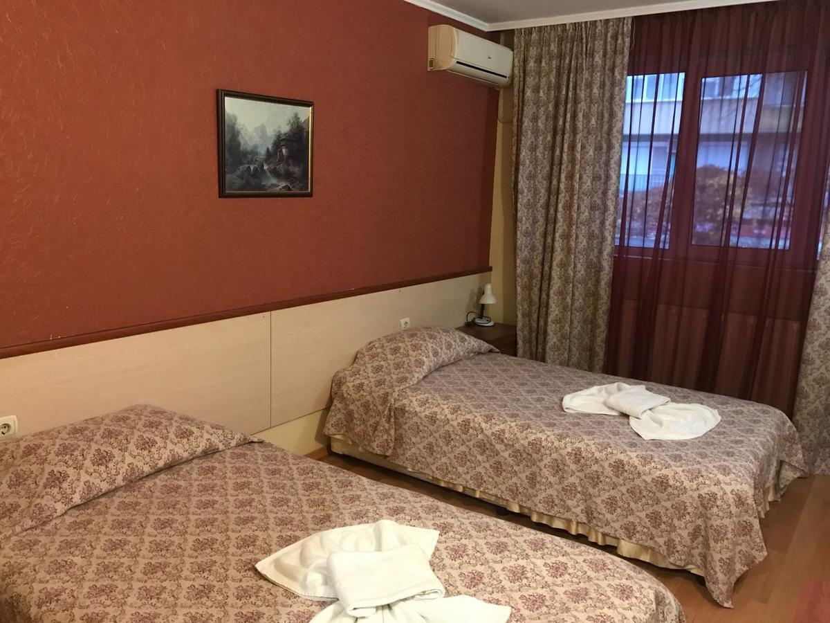 Hotel Triumph ノヴァ・ザゴラ エクステリア 写真