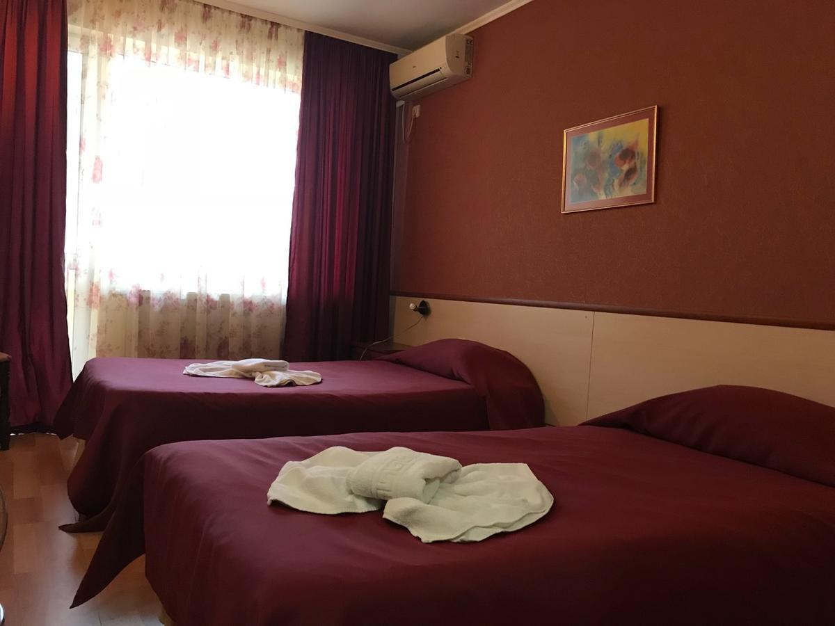Hotel Triumph ノヴァ・ザゴラ エクステリア 写真